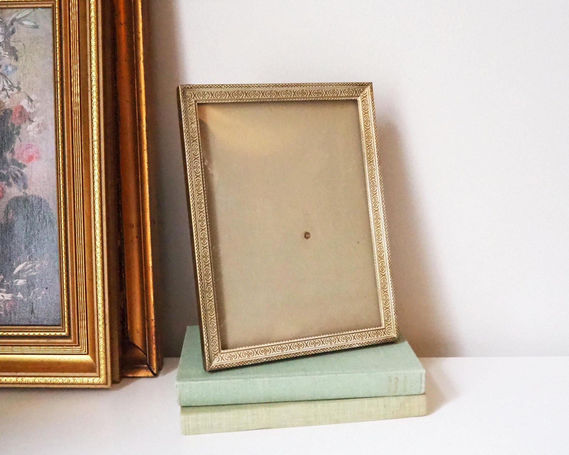 Vintage photo frame 18x24 cm | Vintage brass frame | Brass picture frame | Ornate photo frame | Vintage photo frame