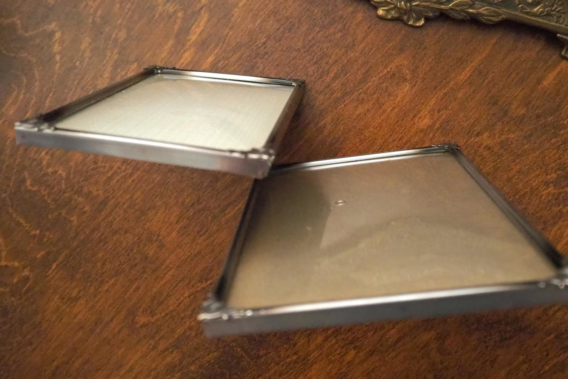 Set of two vintage silver plated photo frames | Silver plated photo frames 9x14 cm and 12x17 cm | Vintage picture frames | Matching frames