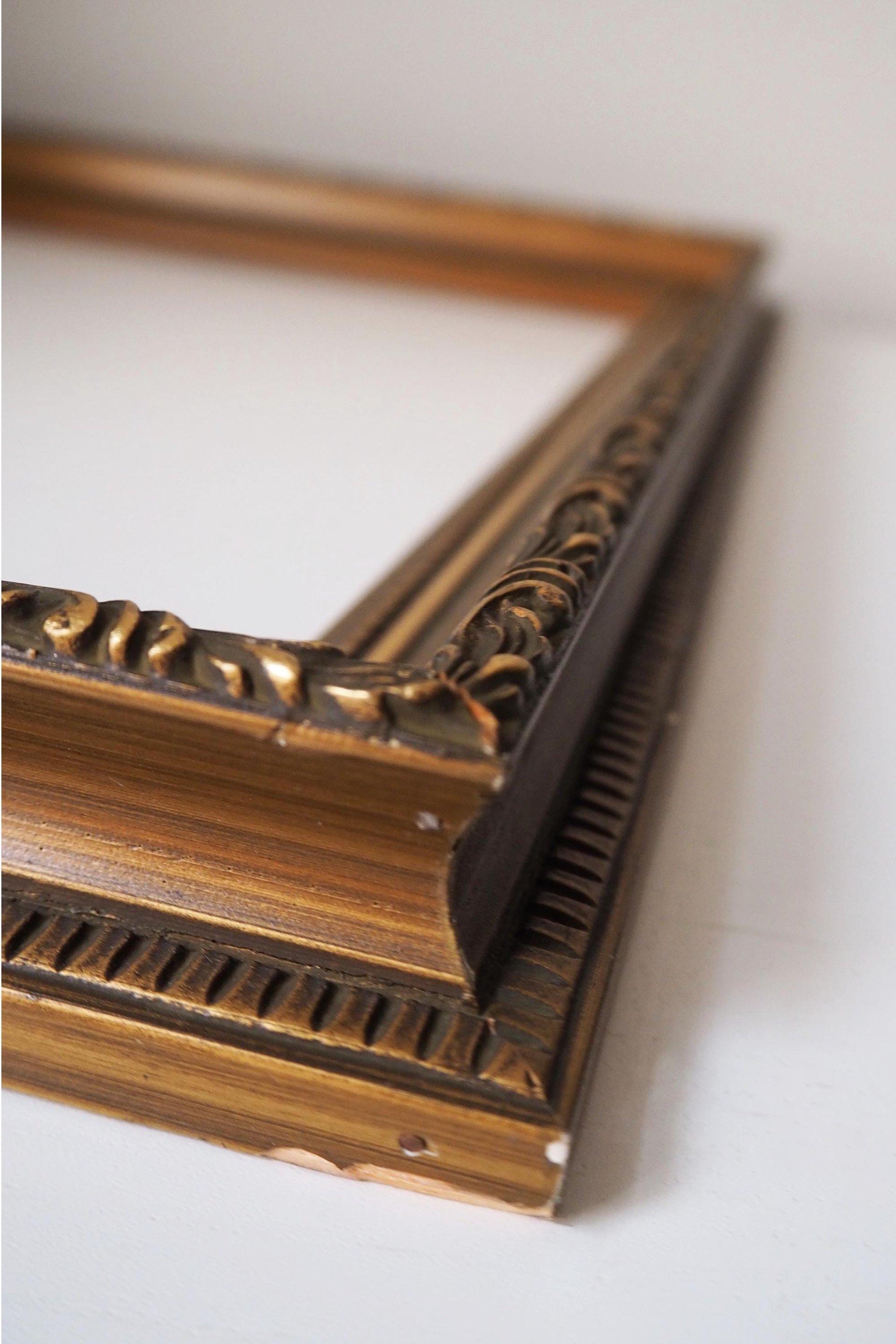 Vintage wooden frames | Vintage wooden picture frames | Gilded vintage frames | Made in Finland
