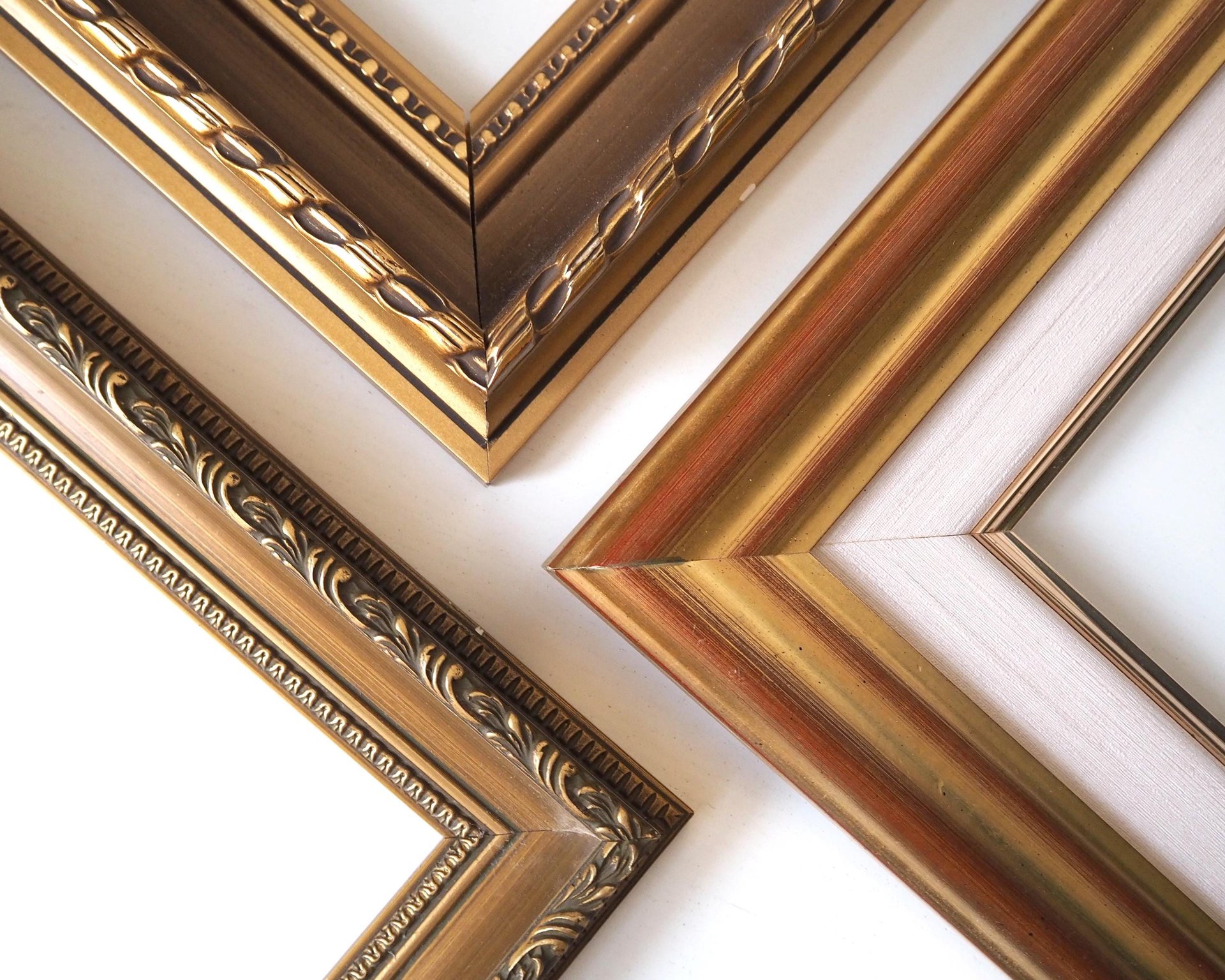 Vintage wooden frames | Vintage wooden picture frames | Gilded vintage frames | Made in Finland