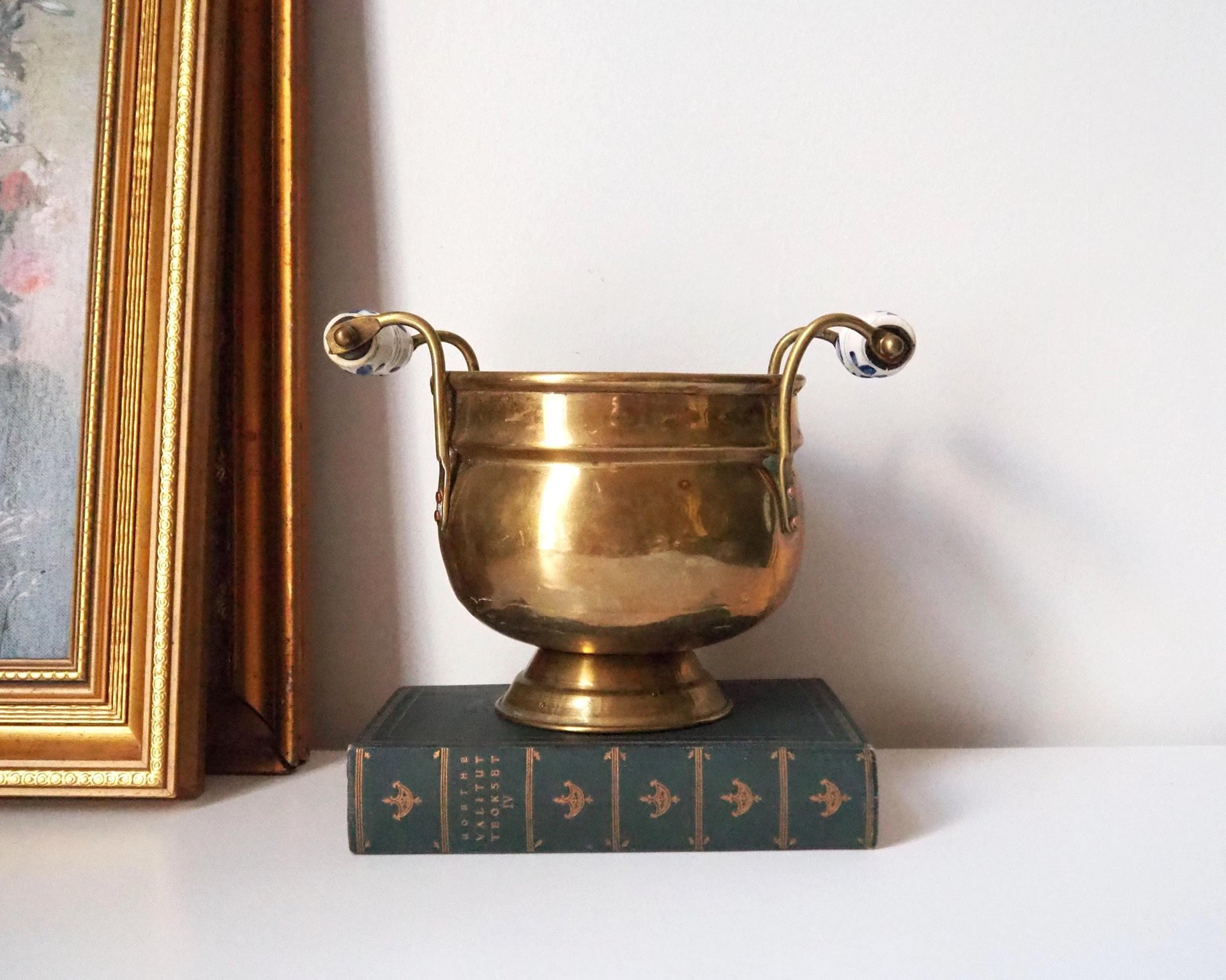 Vintage brass planter with ceramic handles | Vintage brass planter | Footed brass planter | Vintage planter