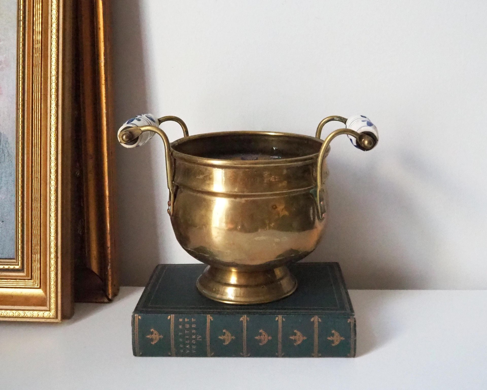 Vintage brass planter with ceramic handles | Vintage brass planter | Footed brass planter | Vintage planter