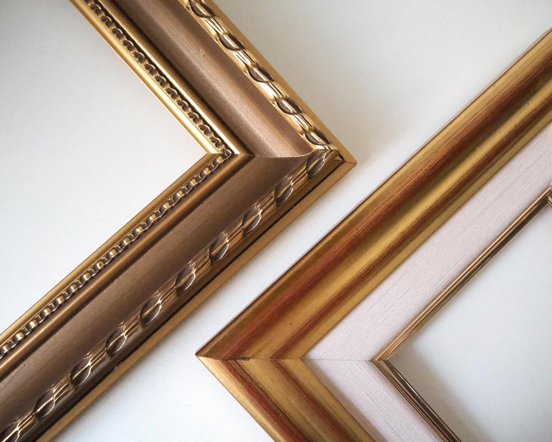 Vintage wooden frames | Vintage wooden picture frames | Gilded vintage frames | Made in Finland