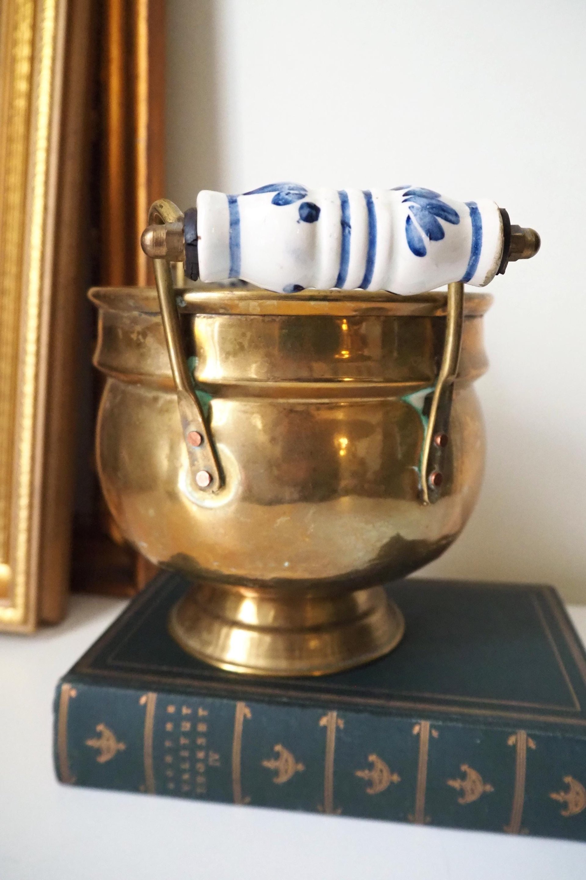 Vintage brass planter with ceramic handles | Vintage brass planter | Footed brass planter | Vintage planter