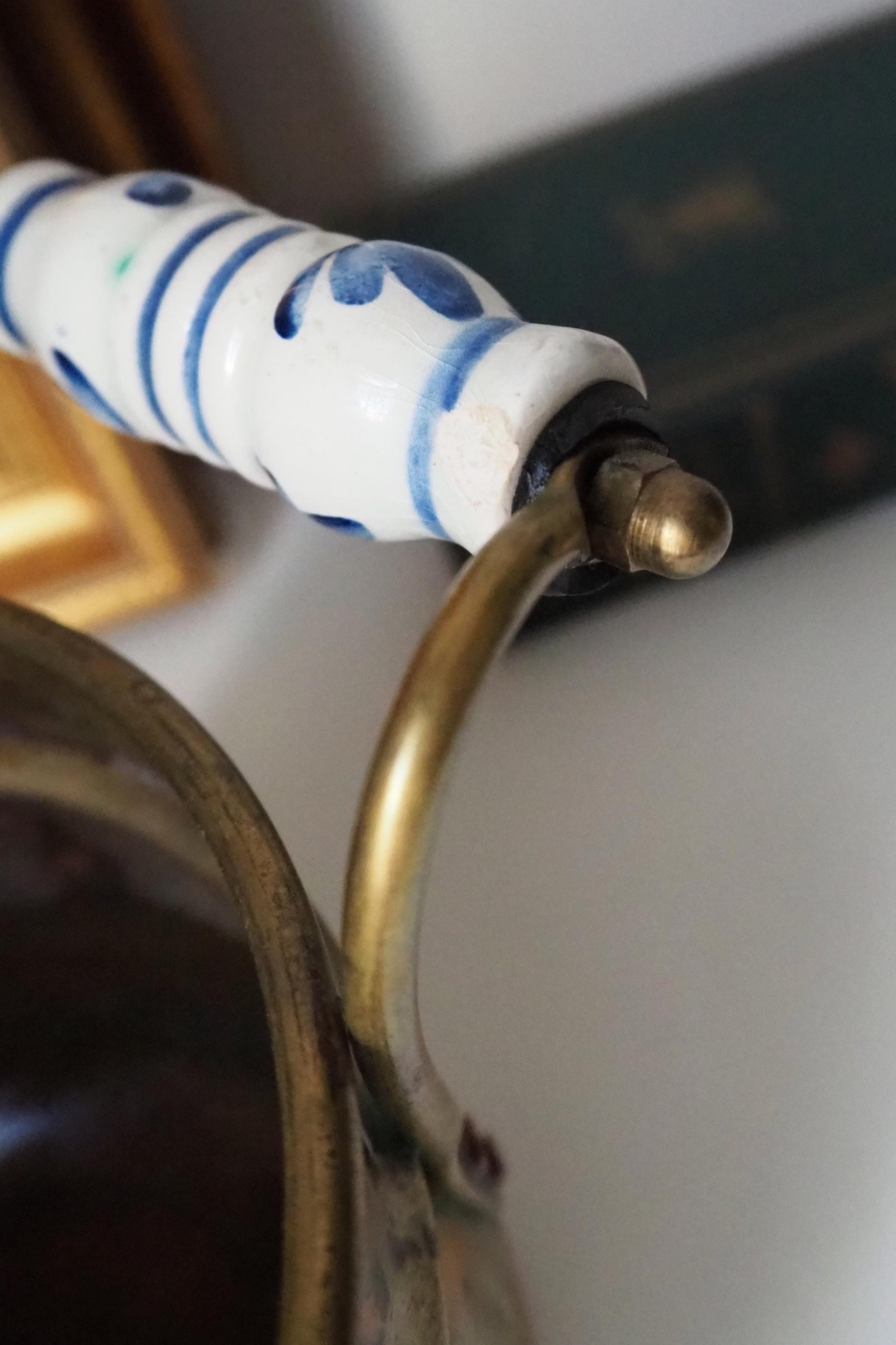 Vintage brass planter with ceramic handles | Vintage brass planter | Footed brass planter | Vintage planter