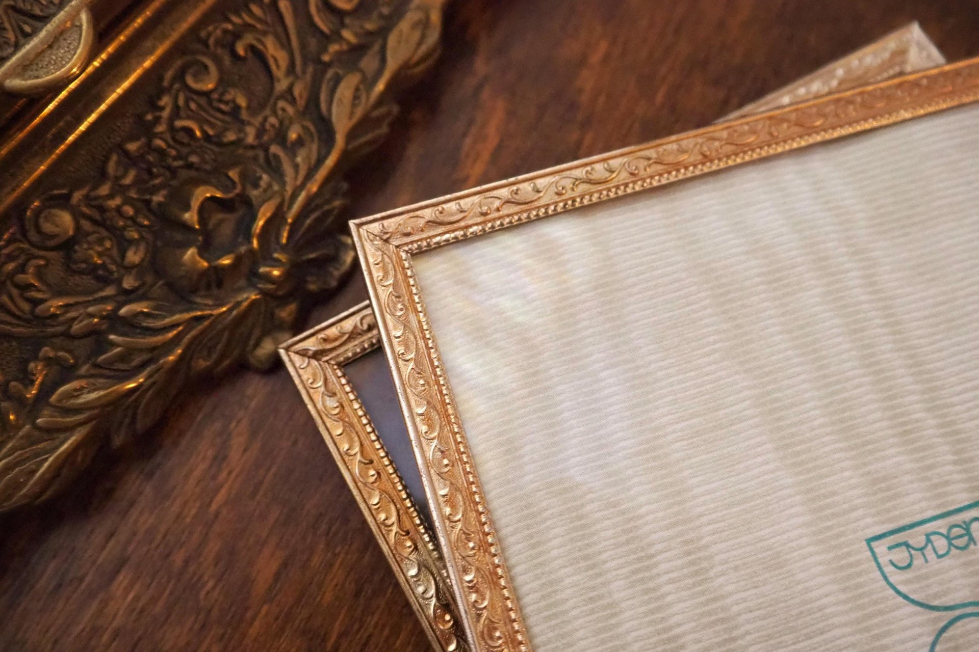 Set of two vintage photo frames | Vintage photo frames 13x18 cm | Vintage picture frames | Vintage picture frames