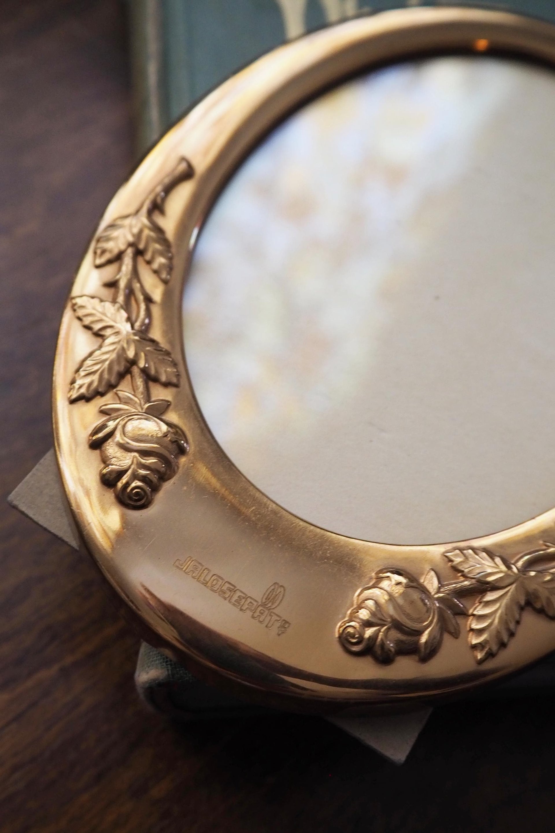 Vintage photo frame | Oval photo frame Finland | Floral picture frame | Vintage picture frame | Made in Finland