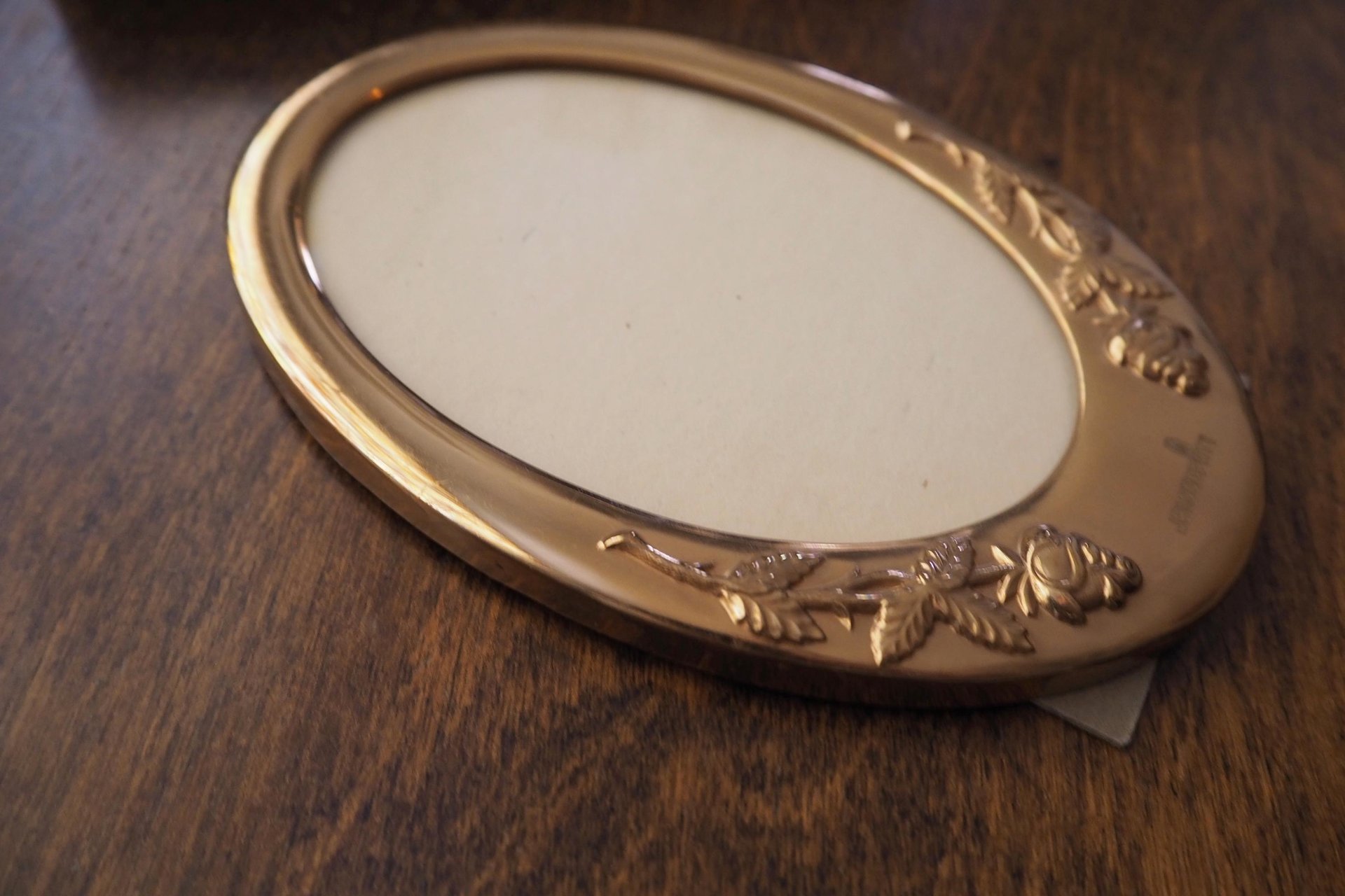 Vintage photo frame | Oval photo frame Finland | Floral picture frame | Vintage picture frame | Made in Finland