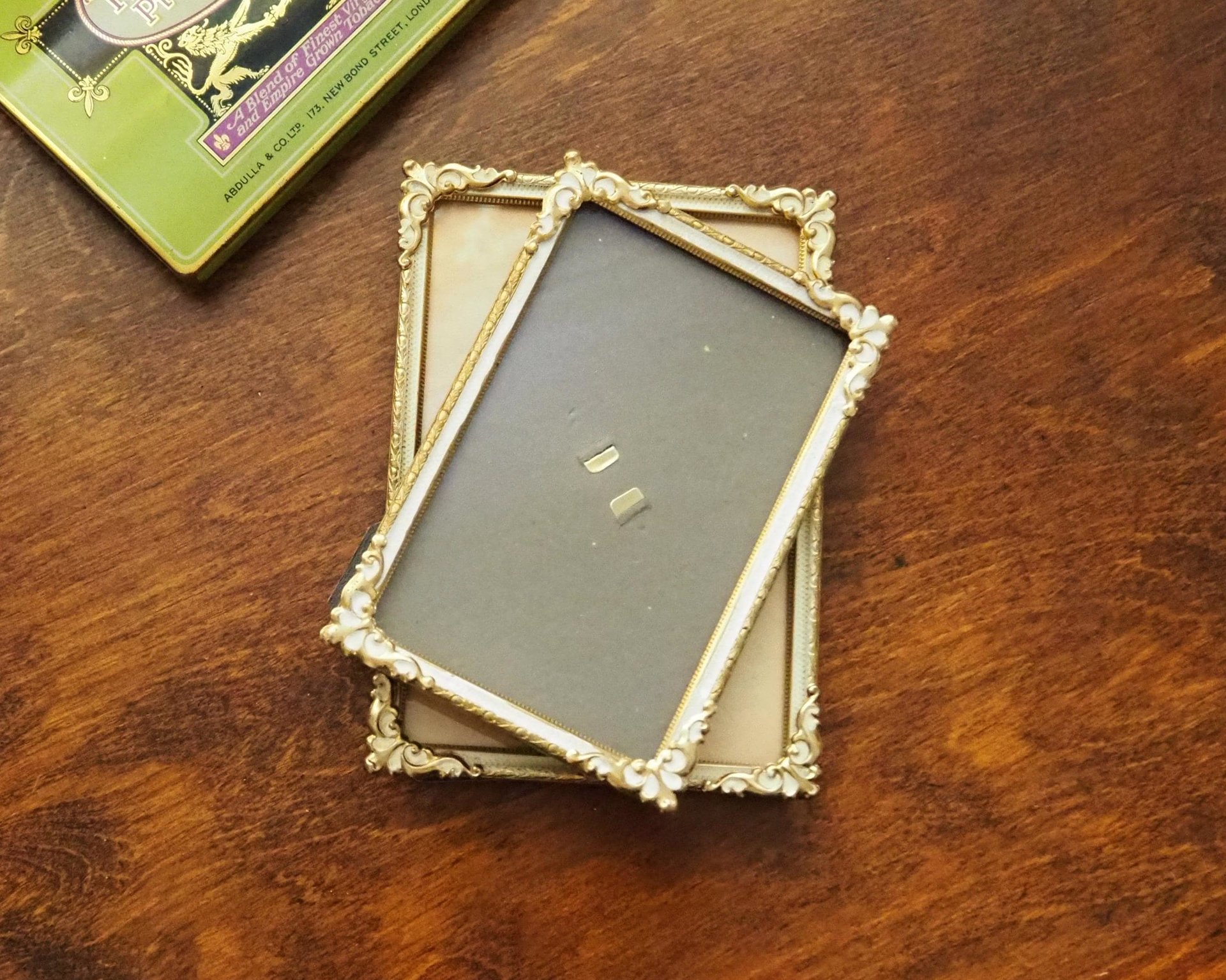 Set of two vintage photo frames | Set of two small matching vintage frames | Vintage brass picture frames | Brass and white frames