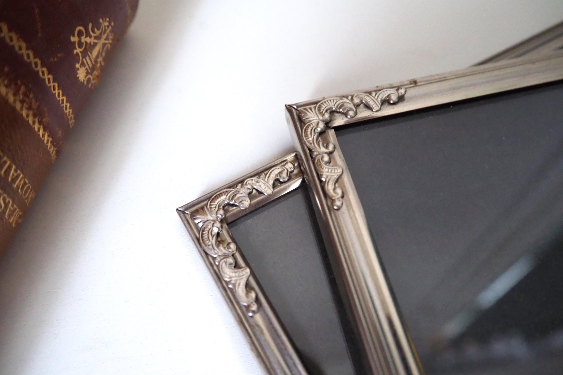Set of two vintage silver plated photo frames | Silver plated photo frames | Vintage picture frames | Matching frames