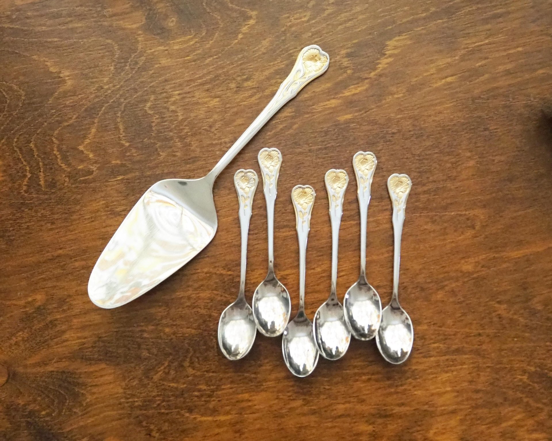 Set of six vintage teaspoons and a cake server | Hackmann Myrna | Vintage stainless steel teaspoons | Vintage teaspoons