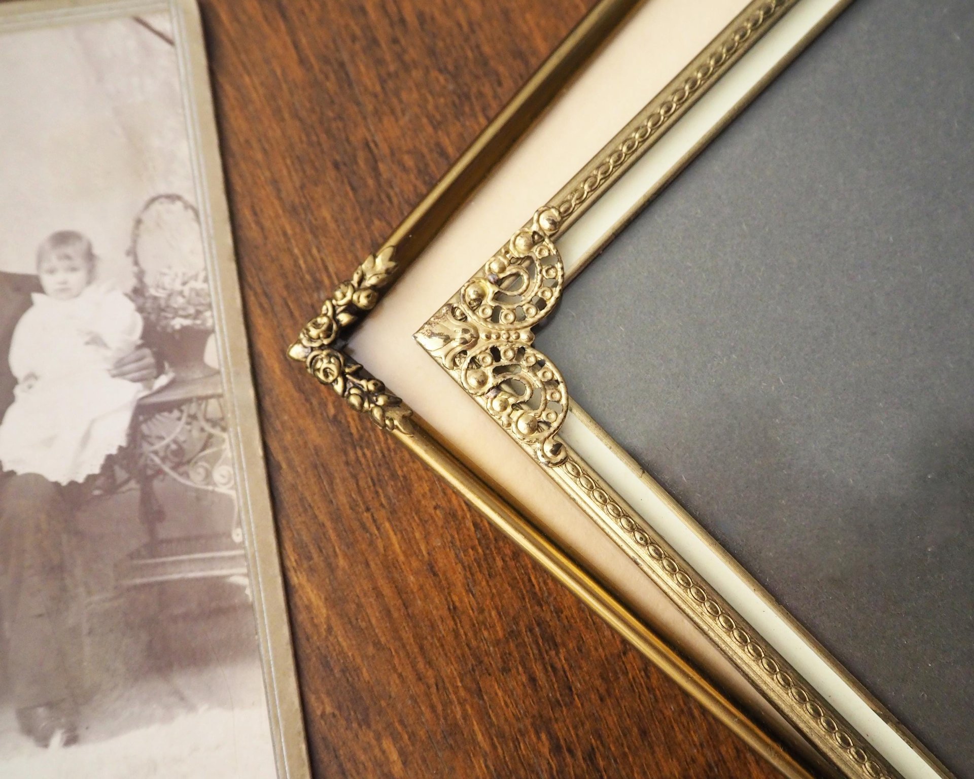 Set of two vintage photo frames | Vintage photo frames | Vintage brass picture frames | Mismatched photo frames