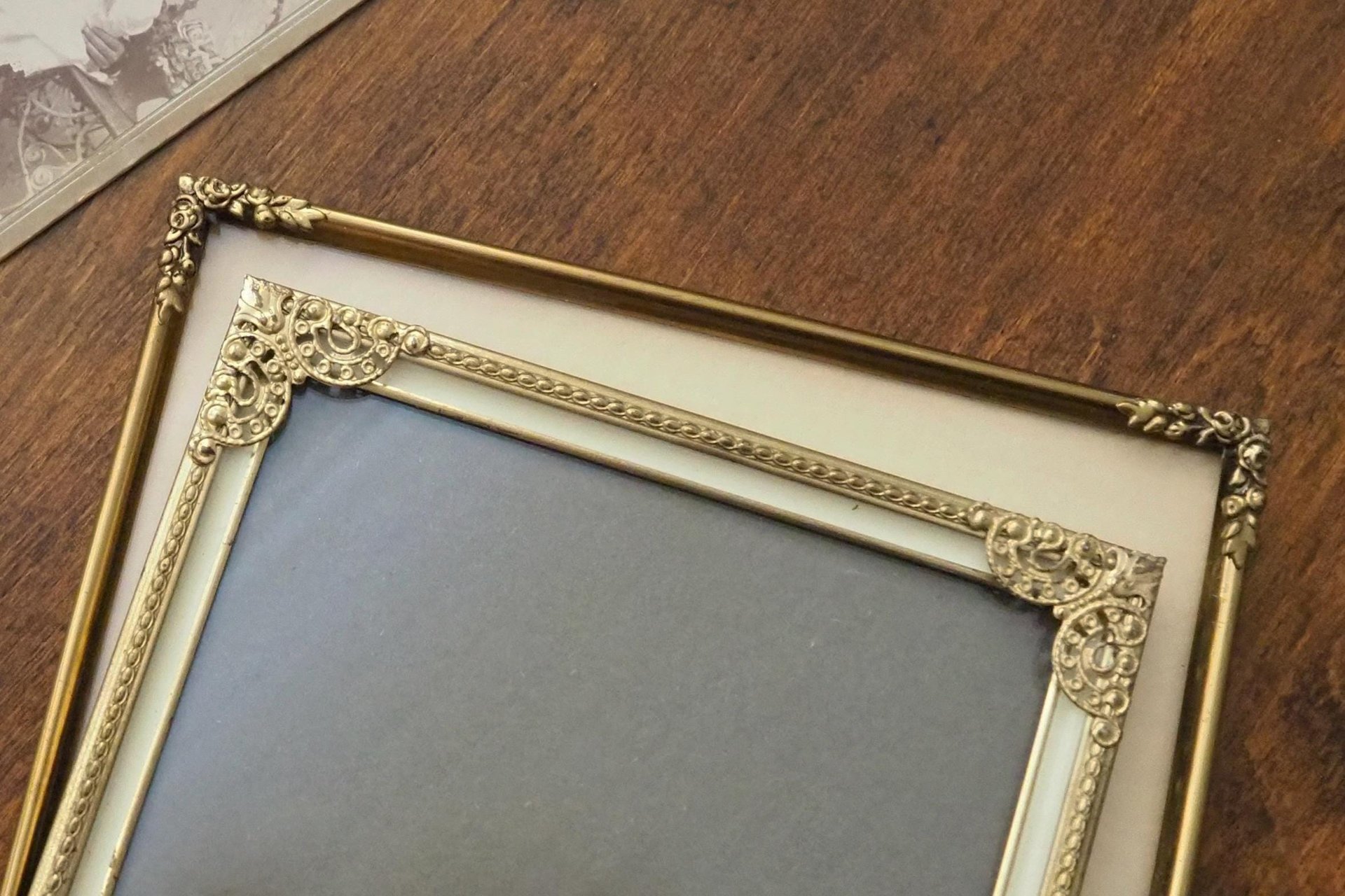 Set of two vintage photo frames | Vintage photo frames | Vintage brass picture frames | Mismatched photo frames