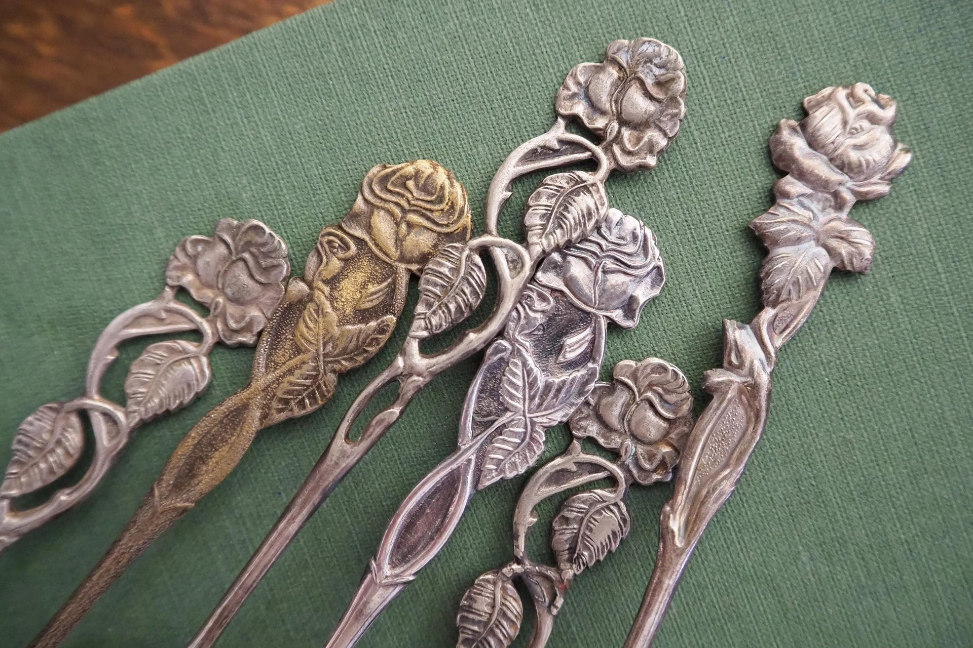 Set of six vintage teaspoons | Small silver plated teaspoons | Mismatched teaspoon set | Vintage rose teaspoons
