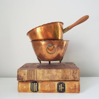 Set of two vintage copper planters | Vintage planters | Footed copper planters | Copper planter with handle | Hammered copper planters