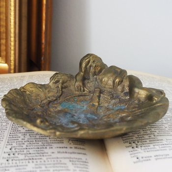 Vintage trinket dish | Vintage brass trinket dish | Vintage soap dish | Vintage angel dish | Vintage jewelry dish