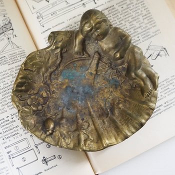 Vintage trinket dish | Vintage brass trinket dish | Vintage soap dish | Vintage angel dish | Vintage jewelry dish