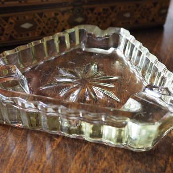 Vintage glass ashtray | Vintage ashtray | Glass ashtray | Triangle ashtray