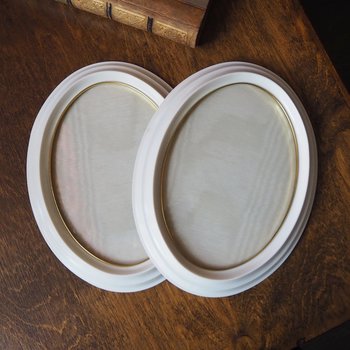 Set of two vintage picture frames | Oval photo frames | Vintage Jyden photo frames | Vintage photo frames