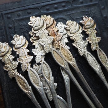 Set of nine vintage teaspoons | Vintage alpacca silver teaspoons | Mismatched teaspoons | Rose teaspoon set | Vintage alpacca teaspoons