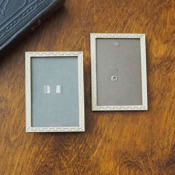 Set of two vintage brass photo frames | Brass and white photo frames 7x10 cm | Vintage Danish picture frames | Vintage frame set