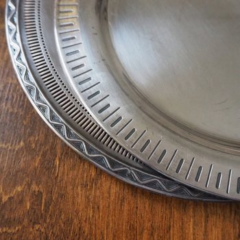 Set of two vintage alpacca silver trays | Mismatched vintage silver trays | Vintage silver plated plates | Alpacca silver platters