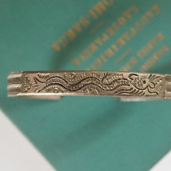 Vintage cuff bracelet | Engraved silver bangle | Silver tone cuff bracelet | Vintage boho bangle | Engraved cuff bracelet