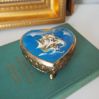 Vintage jewelry box | Heart shaped jewelry box | Vintage hinged trinket box | Small vintage jewelry box | Maritime jewelry box