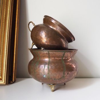 Set of two vintage copper planters | Mismatched copper planters | Round copper planters | Vintage planters with handles