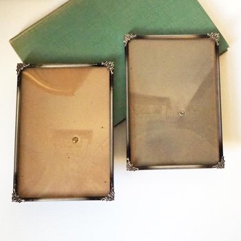 Set of two vintage silver plated photo frames | Silver plated photo frames 12x17 cm | Vintage picture frames | Matching frames