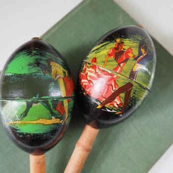 Vintage maracas | Vintage hand-painted maracas | Wooden maracas | Spanish maracas | Set of two vintage maracas | Vintage maracas from Spain