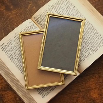 Set of two vintage brass photo frames | Brass photo frames 10x15 cm | Matching picture frames | Vintage brass picture frames