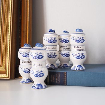 Set of five vintage ceramic spice jars | Blue Onion spice jars | Vintage ceramic spice jars | Blue and white spice jars | Made in Japan