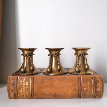 Set of three vintage brass candlestick holders | Matching candlestick holders | Vintage brass candle holders | Vintage candle holder set