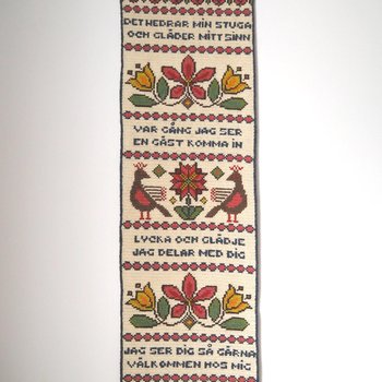 Vintage wall hanging | Scandinavian wall hanging | Swedish wall tapestry | Tvistsöm wall hanging | Wool embroidery | Welcome wall tapestry