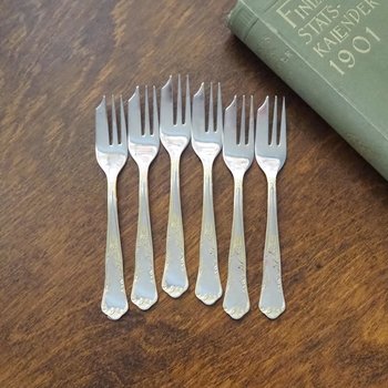 Set of six vintage dessert forks | Small vintage forks | Vintage dessert forks | Herdmar dessert forks 18/10 | Made in Portugal