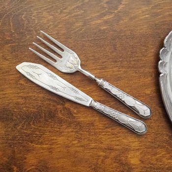 Vintage serving utensils | Vintage serving set | 1950s serving set | Vintage serving knife and fork | Vintage serveware