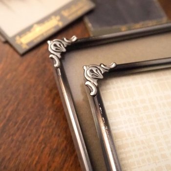 Set of two vintage silver plated photo frames | Silver plated photo frames 9x14 cm and 12x17 cm | Vintage picture frames | Matching frames