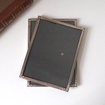 Set of two vintage silver plated photo frames | Silver plated photo frames | Vintage picture frames | Matching frames