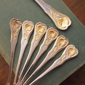 Set of six vintage teaspoons and a cake server | Hackmann Myrna | Vintage stainless steel teaspoons | Vintage teaspoons