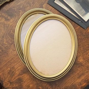 Set of two vintage picture frames | Oval photo frames | Vintage gold tone frames | Vintage photo frames