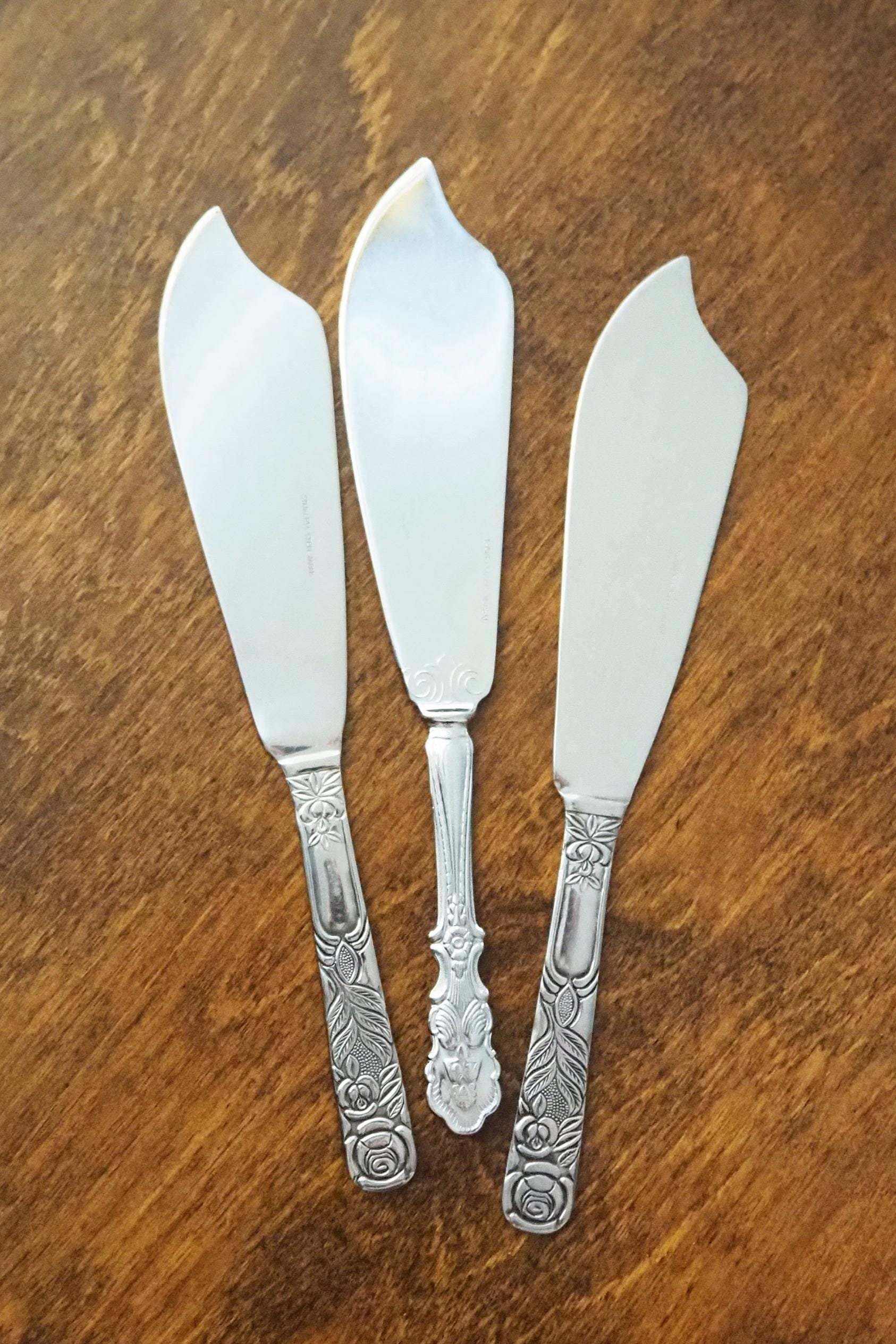 Vintage cake knives | Vintage silver tone cake knives  | Stainless steel cake knives | Ornate cake servers | Mismatched cake knives